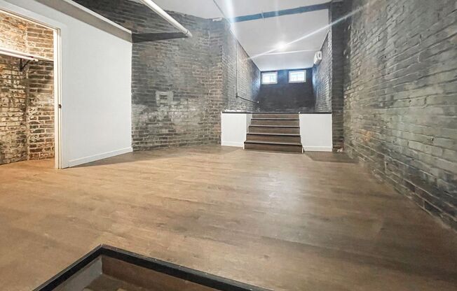 1 bed, 1 bath, 525 sqft, $1,475, Unit House