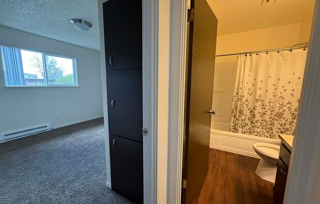 2 beds, 1 bath, 775 sqft, $1,304