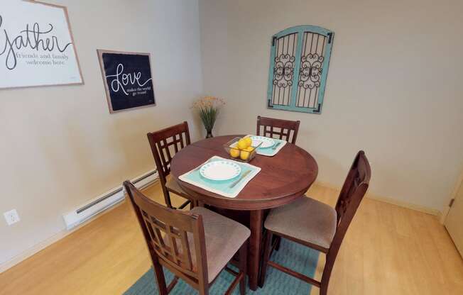 Dining at Stonebridge Villas Apartments, Minot