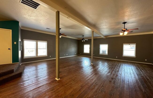 Studio, 1 bath, 1,600 sqft, $1,700, Unit 303