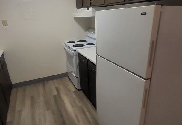 1 bed, 1 bath, 850 sqft, $950, Unit 2-221