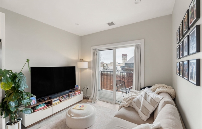1 bed, 1 bath, 495 sqft, $3,075, Unit 201