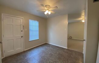 2 beds, 1.5 baths, 1,118 sqft, $900, Unit B