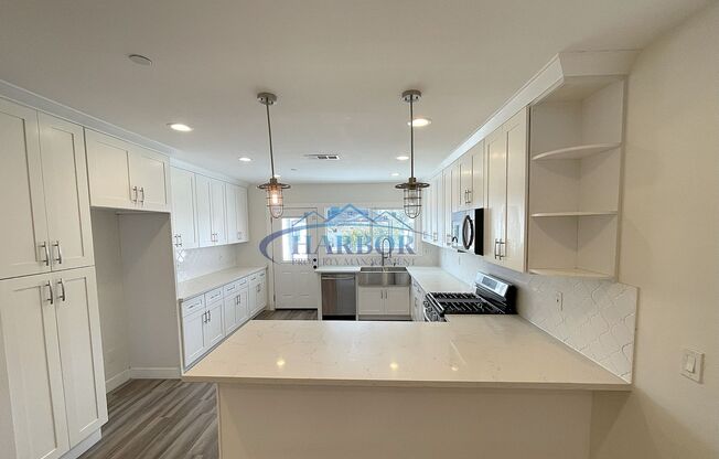 Fully Remodeled 3-Bedroom, 2-Bath Front Unit Duplex in Wilmington