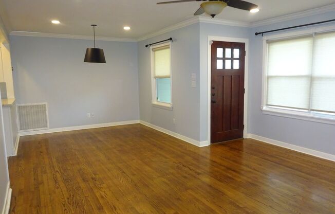 For Lease | 3 Bed, 1 Bath | 1,074 Sq Ft |Oak Forest–Garden Oaks |