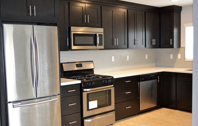 Gorgeous 2/2 with Assigned Parking! In Unit Washer & Dryer! Gated Community! Centrally Located!