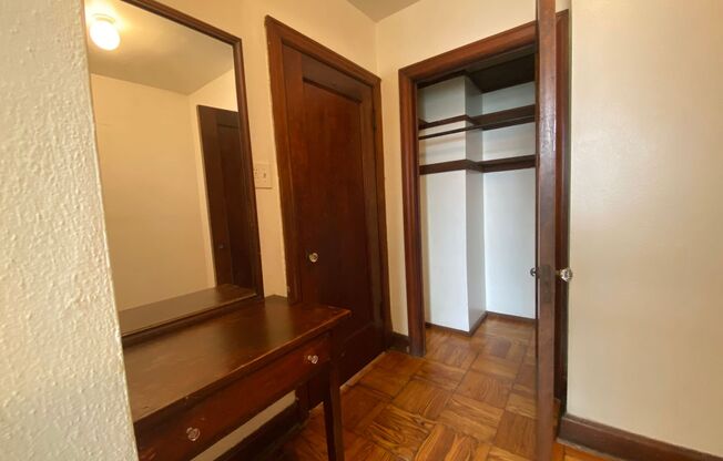 Studio, 1 bath, 400 sqft, $825, Unit 117