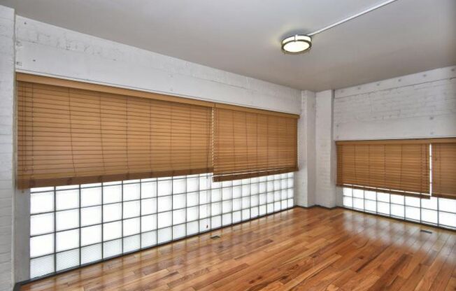 2 beds, 1 bath, 1,102 sqft, $1,299, Unit 3102