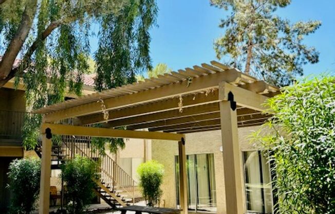 1 bed, 1 bath, 565 sqft, $999, Unit 208