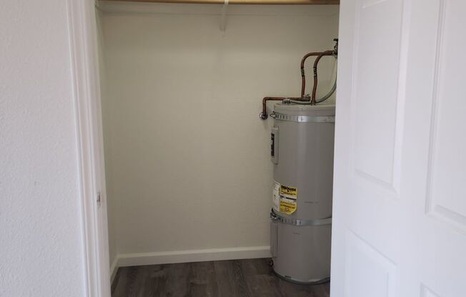 Studio, 1 bath, 375 sqft, $925, Unit 56