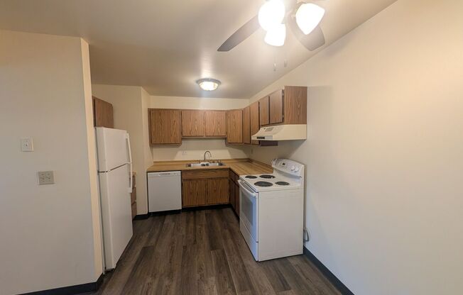 2 beds, 1 bath, 970 sqft, $1,199, Unit FB 4014
