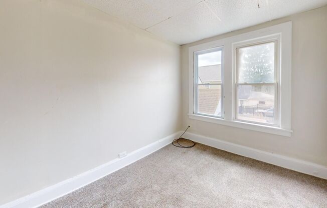 2 beds, 1 bath, 735 sqft, $900, Unit Unit 4