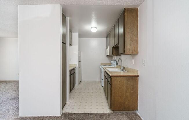 1Bed/1Bath Single Story Condo in La Mesa with several amenities