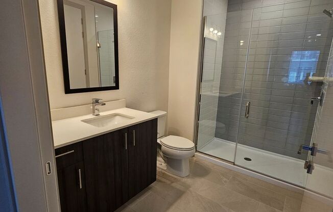 1 bed, 1 bath, 727 sqft, $2,165, Unit 441-4204