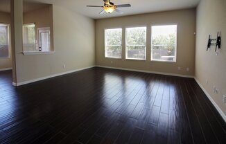 3 beds, 2.5 baths, $2,800