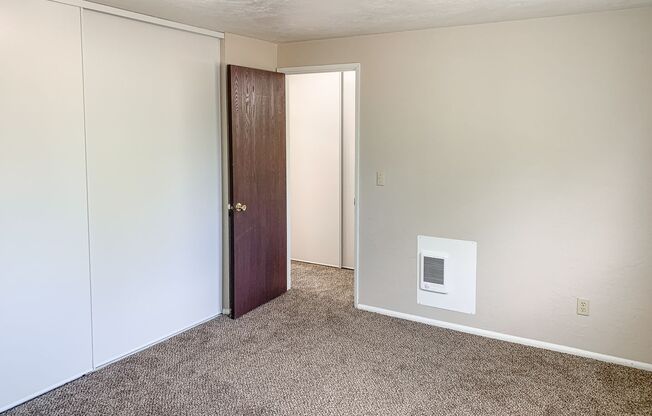 1 bed, 1 bath, 640 sqft, $1,050, Unit 41