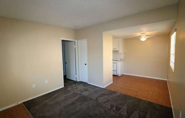 Heritage Plaza Apartment Homes Livingroom