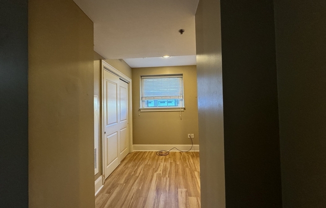 2 beds, 1 bath, 1,250 sqft, $2,400, Unit 104