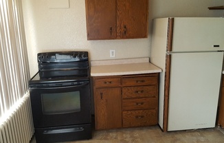 3 beds, 1 bath, $700, Unit Apt. # 4