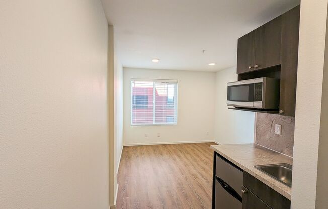 Studio, 1 bath, 186 sqft, $1,275, Unit 202-ARCH