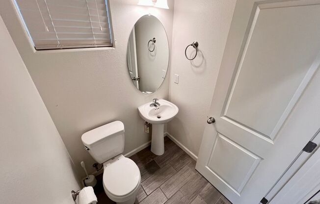 $2,200 Alluvial & Fowler, 3 Beds - Chennault Ln, Clovis - Gated HOA Community!