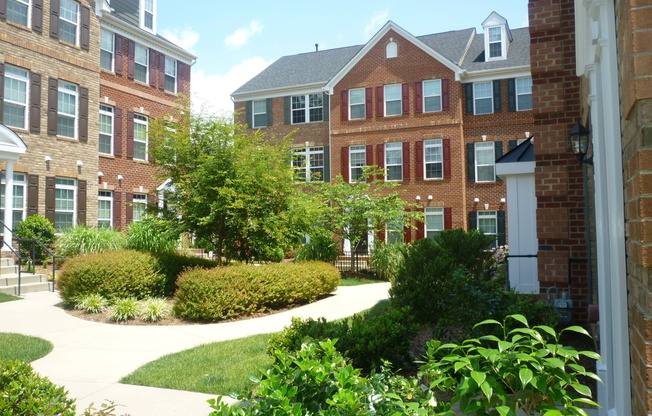 Must-See Townhome in West Broad Village