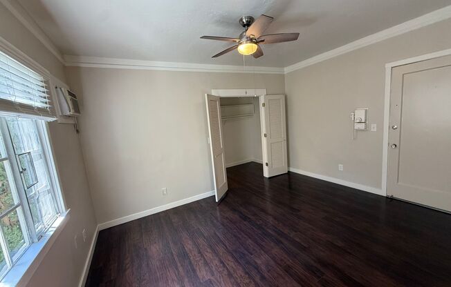 Studio, 1 bath, 425 sqft, $1,425, Unit 18