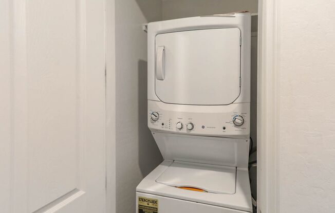 3 beds, 2.5 baths, $2,150, Unit # 87