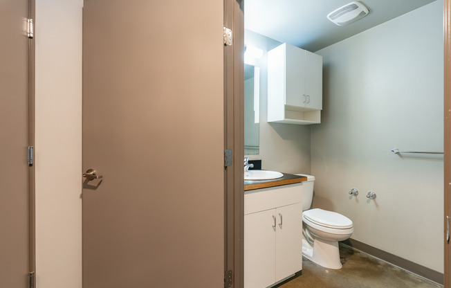 Studio, 1 bath, 207 sqft, $995, Unit 702