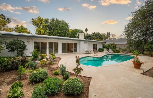 18601 Palomino Dr
