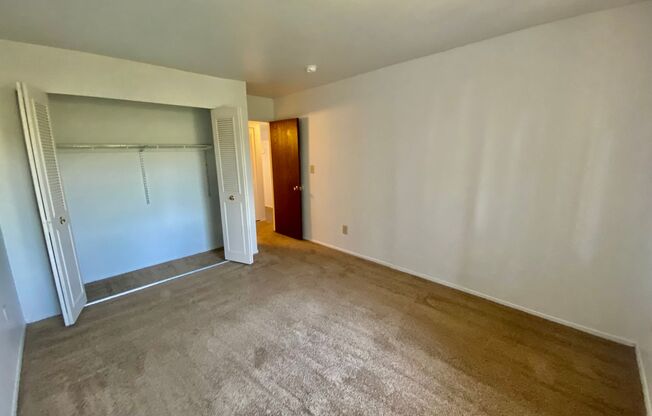 1 bed, 1 bath, 700 sqft, $1,195, Unit 613 Flint Rd. #2