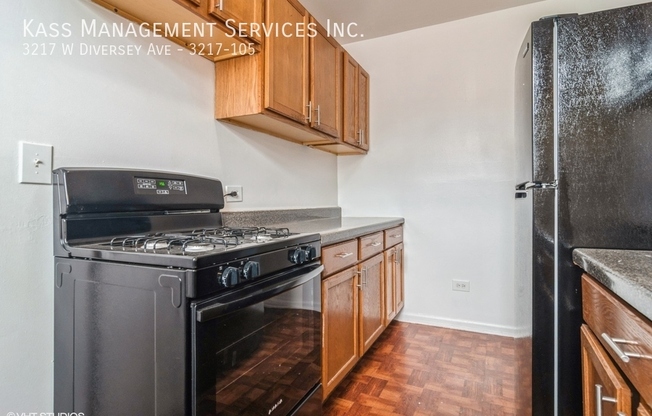 3217 W Diversey Ave