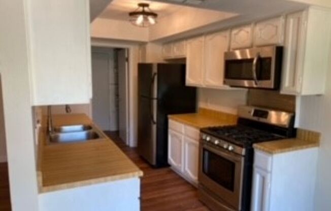 Remodeled Anderson Mill Gem - Must See!