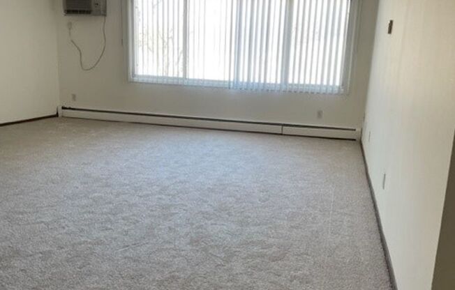 1 bed, 1 bath, 775 sqft, $1,199, Unit 2727-105