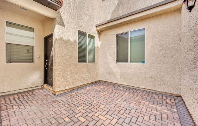 ADORABLE 4 BEDROOM HOME NEAR HOLLYWOOD & E SAHARA!