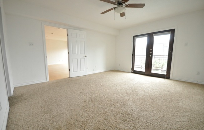 2 beds, 2 baths, $2,100, Unit Apt 402B