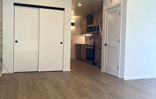 Studio, 1 bath, 406 sqft, $2,095, Unit 213