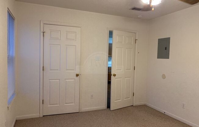 3 beds, 2 baths, $925, Unit 1600 Dugger Cr Unit C