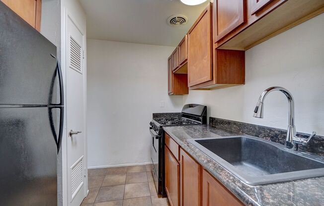 2 beds, 2 baths, 1,000 sqft, $1,325, Unit 16