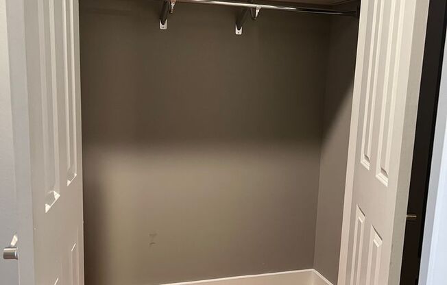 2 beds, 1 bath, 872 sqft, $1,595, Unit 611