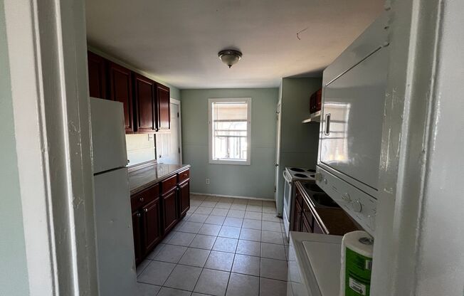 2 beds, 1 bath, 900 sqft, $900, Unit C