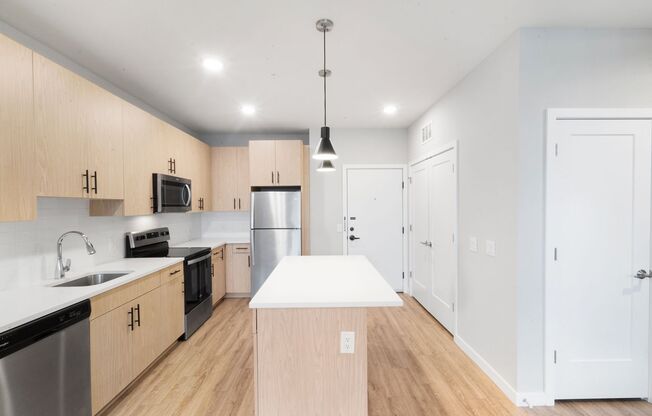 1 bed, 1 bath, 822 sqft, $2,040, Unit 4403
