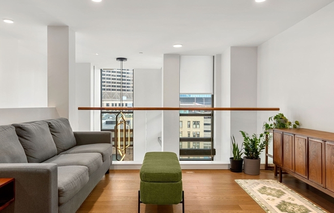 2 beds, 1.5 baths, 1,368 sqft, $5,500, Unit 906