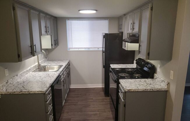 2 beds, 1.5 baths, 935 sqft, $910, Unit 7802-203