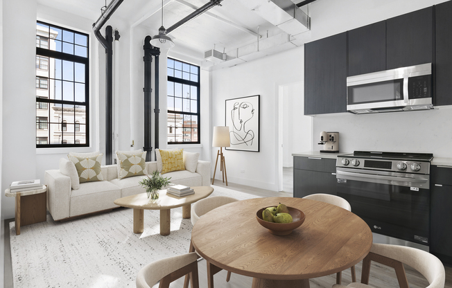 3 beds, 2 baths, $4,995, Unit 303