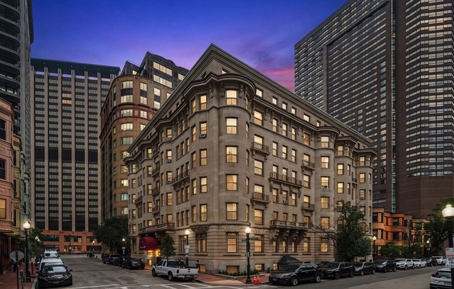 1 bed, 1 bath, 565 sqft, $3,370, Unit 606