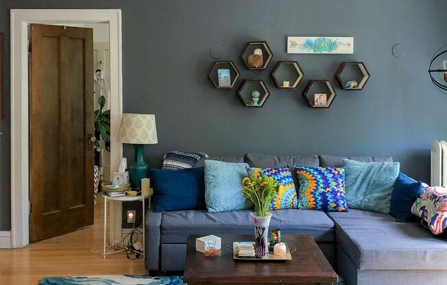 1 bed, 1 bath, 834 sqft, $1,950, Unit 436-1H