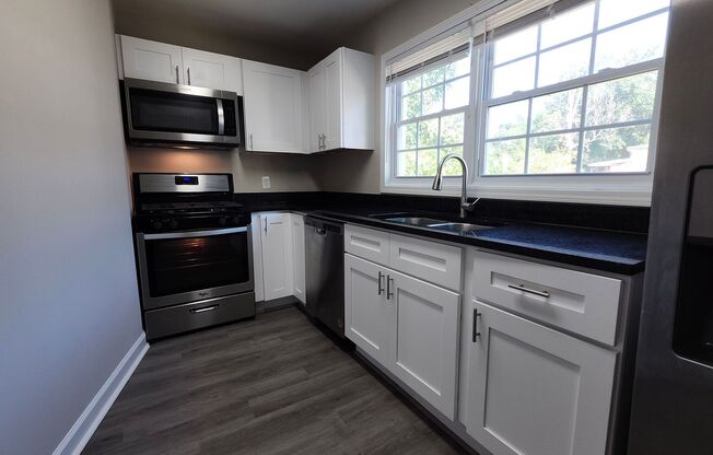 Charming 3-Bedrooms, 2-Baths Duplex - Unit A