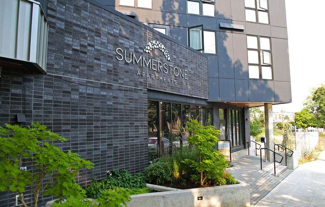 Studio, 1 bath, 308 sqft, $1,650, Unit 109 - Furnished