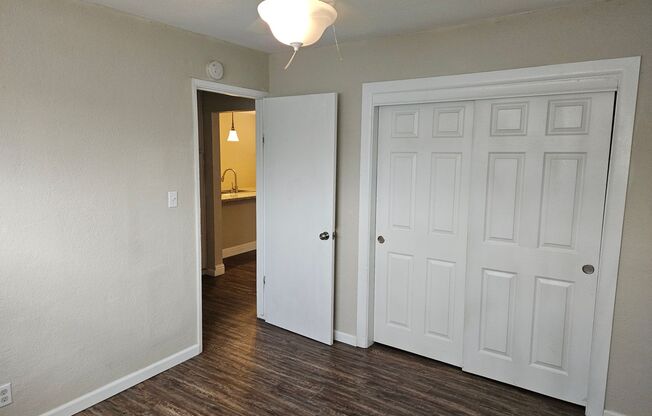 2 beds, 1 bath, $1,200, Unit 590